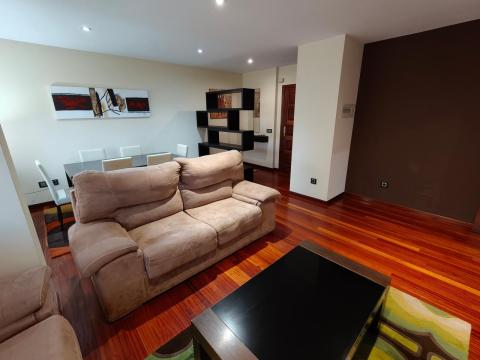 PISO DE 4 DORMITORIOS CON UNA PLAZA DE GARAJE.  OPCIONAL UNA SEGUNDA PLAZA