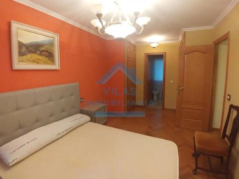 CENTRICA Y AMPLIA  VIVIENDA EN RUA TRAVESA