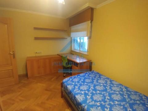 CENTRICA Y AMPLIA  VIVIENDA EN RUA TRAVESA